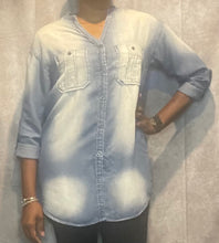 Load image into Gallery viewer, Chambray Longline Shirt
